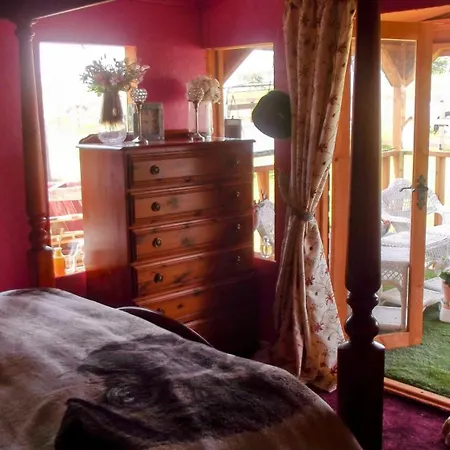 Secret Hideaway Villa Llandegla Exterior photo