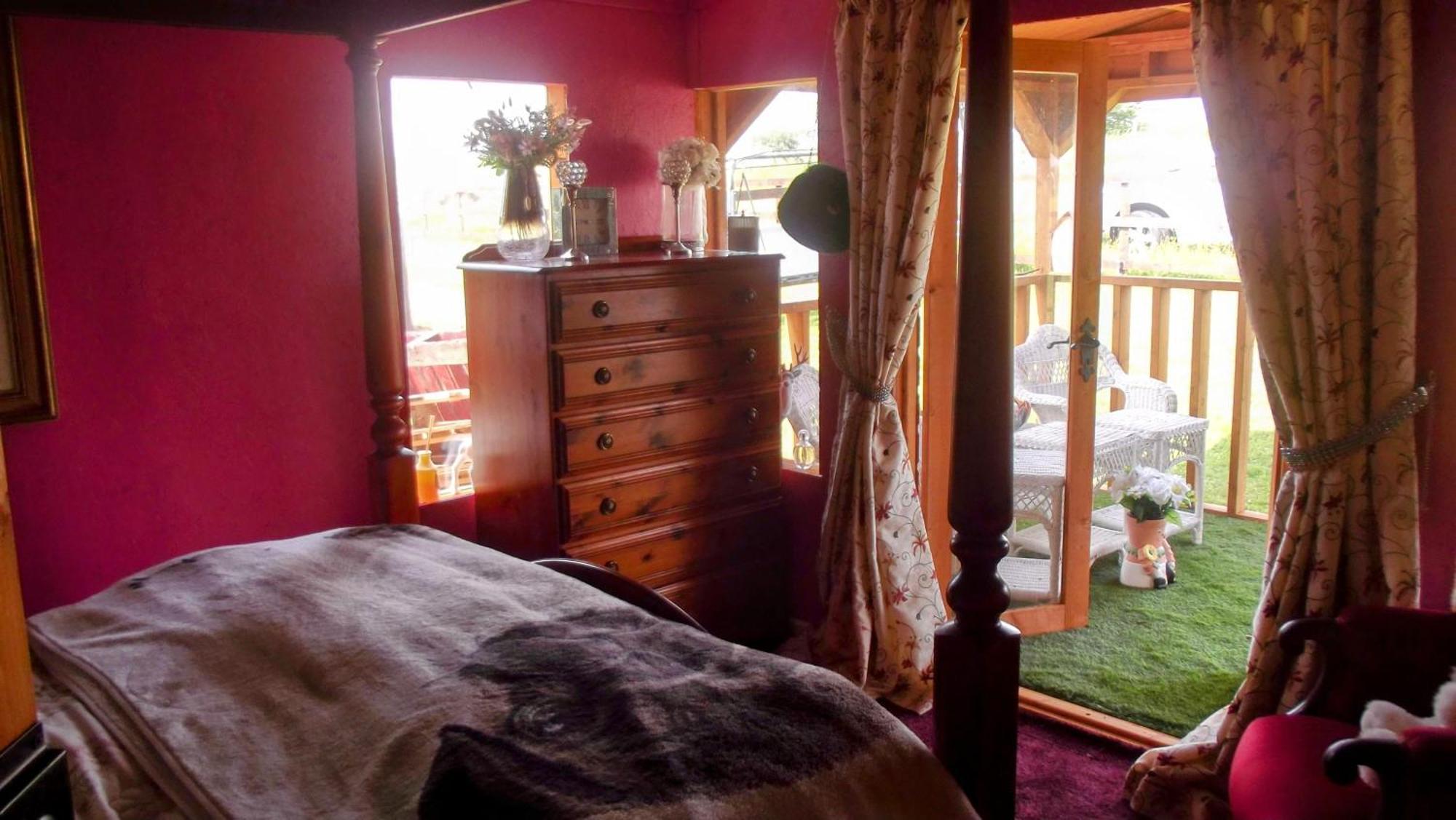 Secret Hideaway Llandegla